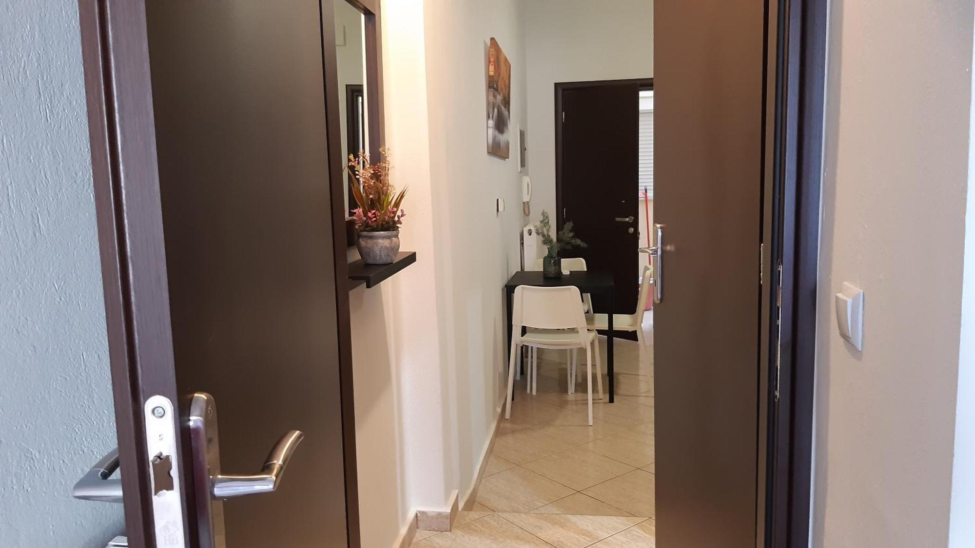 Kosta's Apartments. Néa Péramos