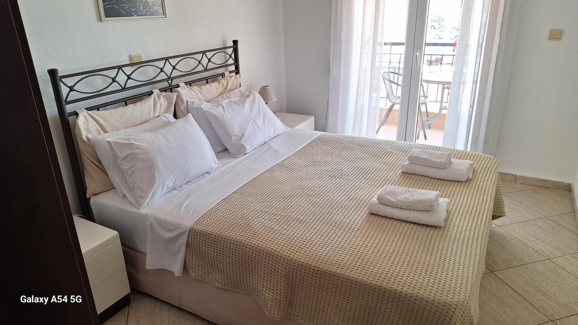 公寓 Kosta's Apartments.