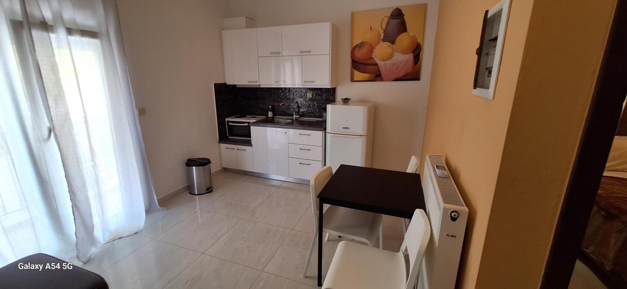 Kosta's Apartments. 公寓 Néa Péramos